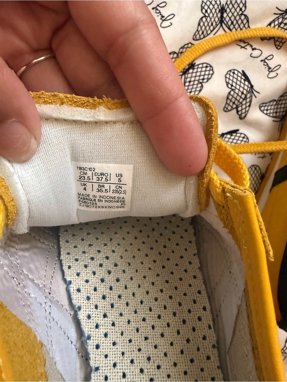 Onitsuka Tiger by Asics Yellow and Black Athletic Shoes Mexico 66 - Picture 5 of 5